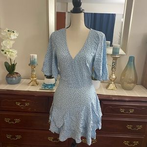 💕❤️NWOT STREET WEAR SOCIETY FLORAL WHITE PRINTED ROMPER☀️